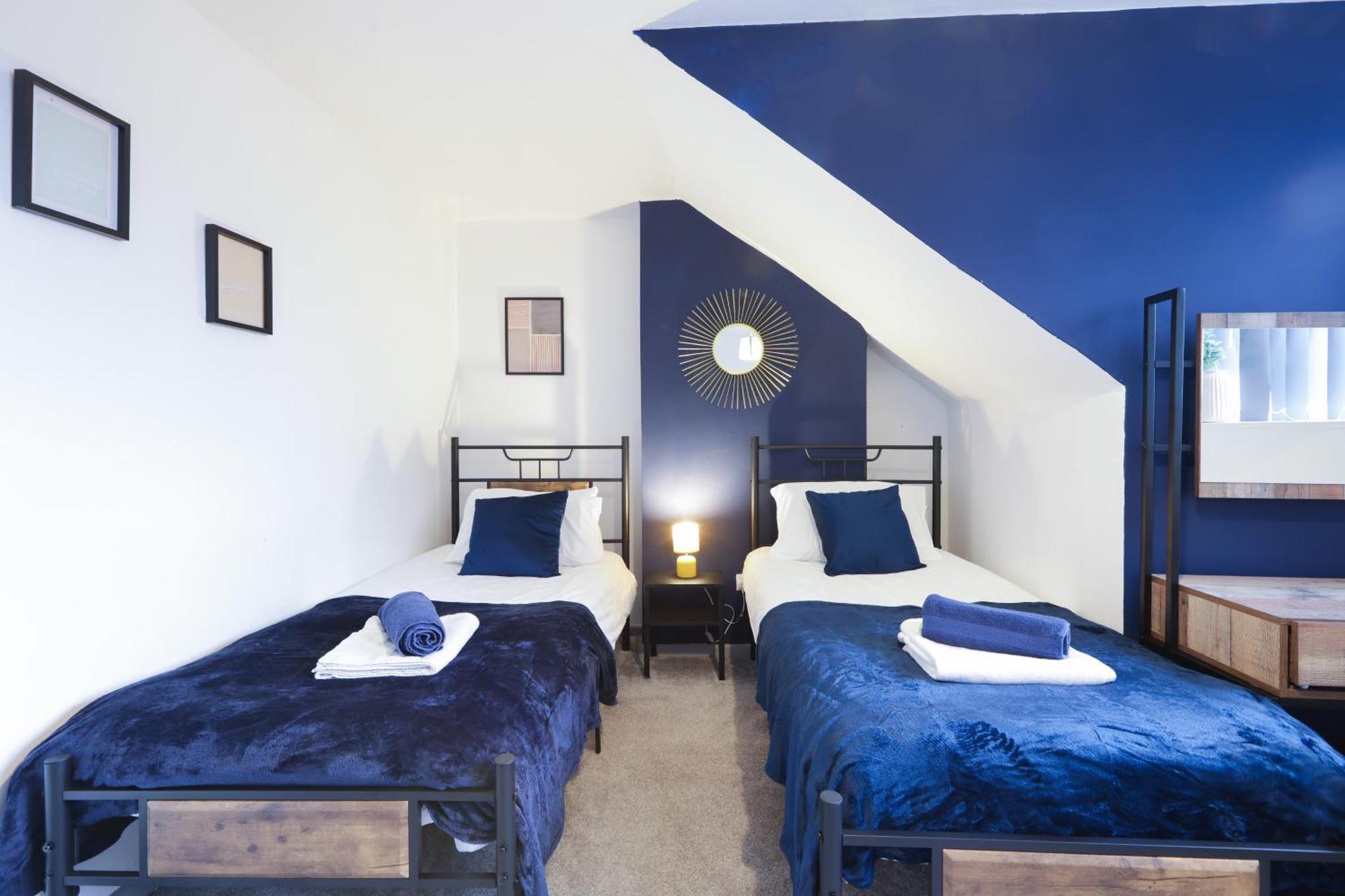 Pet-Friendly 3Br Home, Sleeps 7, 1 Mile From City Centre Leeds (West Yorkshire) Exterior photo